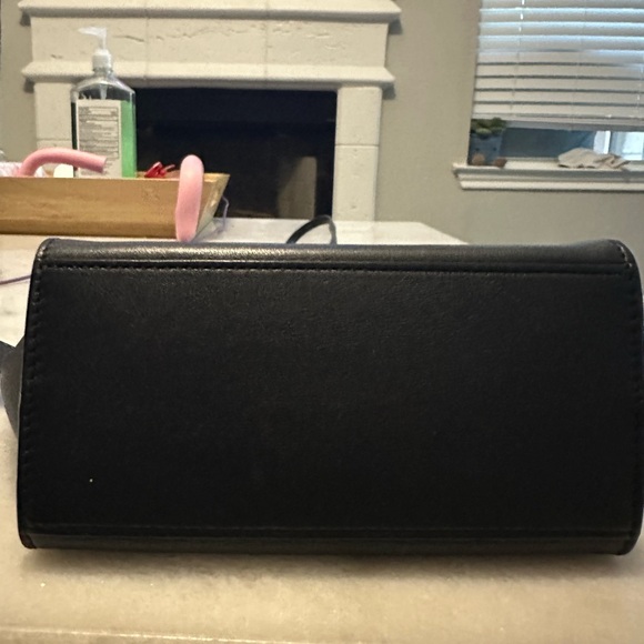 Yves Saint Laurent Toy Cabas Black Leather Crossbody Bag 💼 👜😊 - Picture 4 of 11